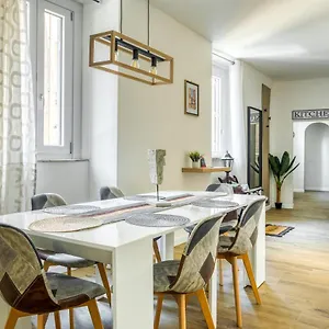 Apartment Grand Maison Del Moro - Trastevere, Rome